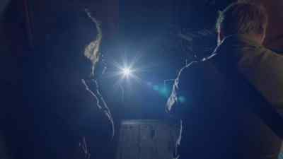 - Are you the Bowmans?
- Yeah, who are you? - Colony
