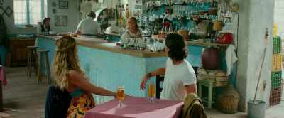 - Are you the owner?
- My son the owner. - Mamma Mia! Here We Go Again