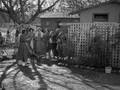 Are the showers in there? - It Happened One Night