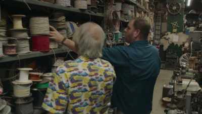 - Are there carts around here?
- If you can find purple, we need that. - Expedition: Back To The Future
