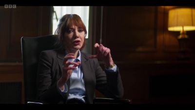 Are they that shape
when they're inside us, - Cunk on Life