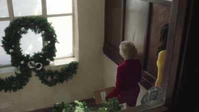 Are you with me?
Come on. - Christmas 9 to 5