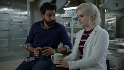 Are you and Major in for dinner
with me and Peyton tonight? - iZombie