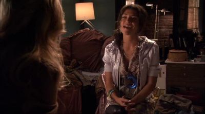 Are You Ready For Your Present? Ow! - Gossip Girl