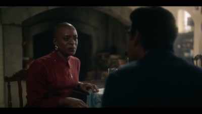 -Are you?
-Yes, I am, but… - The Haunting of Bly Manor