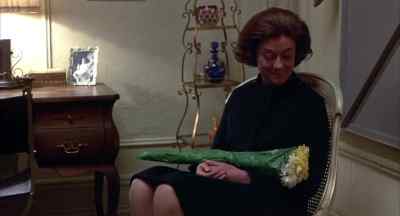Aren't they beautiful.
Look, Carol, they're flowers. - Little Murders