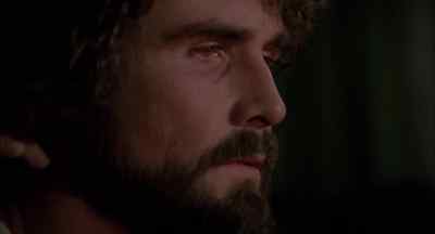 - Aren't you going to come to bed?
- In a minute. - The Amityville Horror
