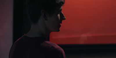 - Aren't we going in?
- Let's stay outside for a moment. - Drifter