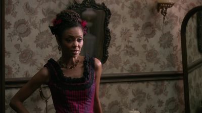 Aren't you gonna take your clothes off? - Westworld