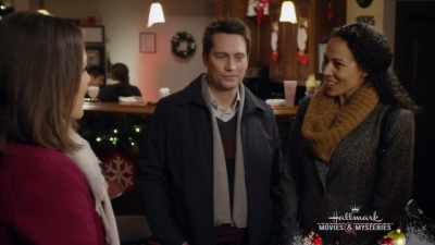 Aren't you supposed
to be annoyed with me? - Engaging Father Christmas