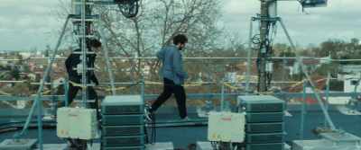- Aren't the wires dangerous?
- No, I come every day. - A Real Job