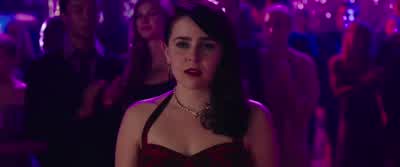 Aren't you gonna go get your crown? - The DUFF