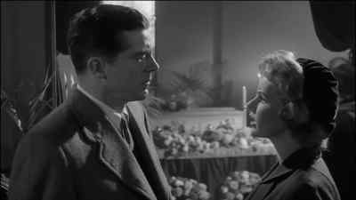 - Aren't you...
- Yes, on the plane. - Curse of the Demon