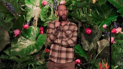 "Ari, it's actually really sad
if you read the articles." - Ari Shaffir: America's Sweetheart