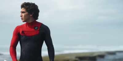Ari?
[waves crashing] - Surviving Summer