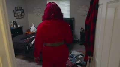 - Ari. What's that?
What is going on? - Inmate to Roommate