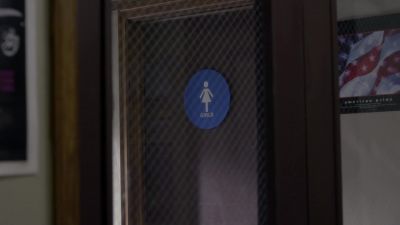 Aria: LOOK, SPENCE,
WHATEVER IT IS, - Pretty Little Liars