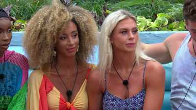 >> Arielle: THE PUBLIC HAVE
BEEN VOTING FOR WHICH NEW - Love Island