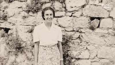 Arlette came
from an upper-class Turkish family. - Raiders of the Lost Past with Janina Ramirez
