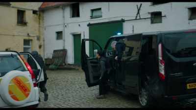 Armed police! Show yourself - Before We Die
