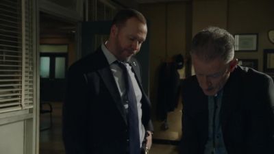 Armored vehicle en route?
Yeah. - Blue Bloods