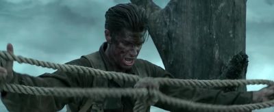 Arms up. - Hacksaw Ridge