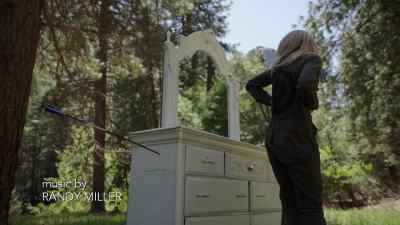 - [arrow thuds]
- [gasps] - Vanished in Yosemite
