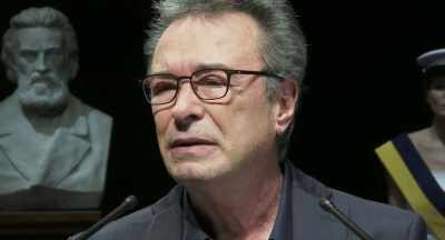 Artists are supposed to question, - The Distinguished Citizen