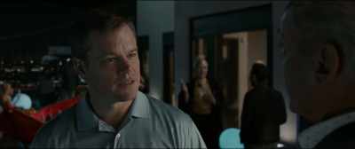 - As a peace offering.
- Oh! Look, everyone! - Downsizing