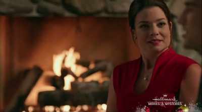 As you all know, if there's
one thing that Paula likes - A Godwink Christmas