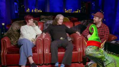 - As an elf.
- [laughs] - The Osbournes Want to Believe