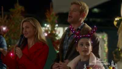 As you can see we don't have
the big Christmas tree this year. - Nostalgic Christmas