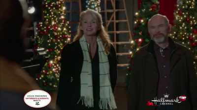 As I live and breathe, if
it isn't the great Len Max. - Chateau Christmas