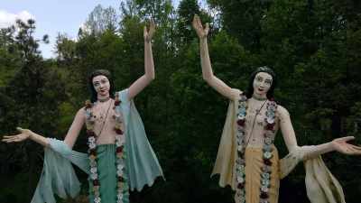 As Kirtanananda was
being sentenced, - Krishnas: Gurus. Karma. Murder.