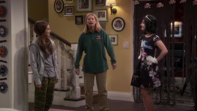    (as Kyle) Hey, everybody. - Last Man Standing