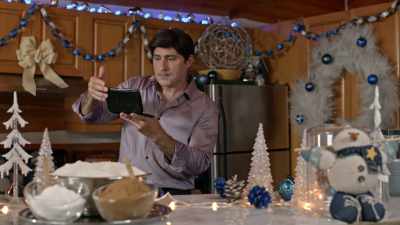 As seen in O Magazine's
Christmas edition - The Enchanted Christmas Cake