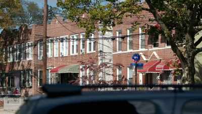 As we're pulling opposite 
Lisa's address, - New York Homicide