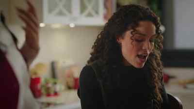 Ash, have you dated
at all since the divorce? - Unwrapping Christmas: Mia's Prince