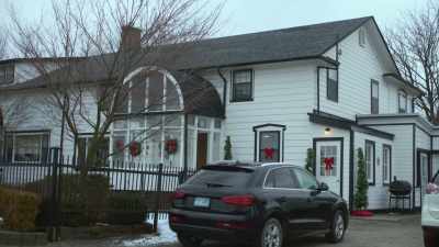[Ashley] I thought, like,
farm-themed retreat? - Christmas in Maple Hills