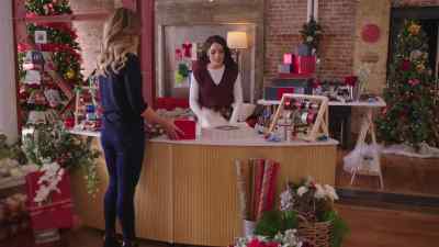 Ashlyn shows up - Unwrapping Christmas: Mia's Prince