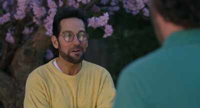Así que los locos
se apoderaron del manicomio. - The Shrink Next Door