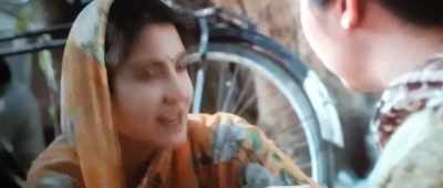 Ask your customers to get their
torn clothes mended here. - Sui Dhaaga - Made in India