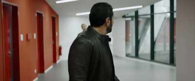 - Assad!
- Let me just check that door. - Journal 64