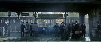 At Clapham Junction,
we had to wait for a connexion. - The Happy Prince