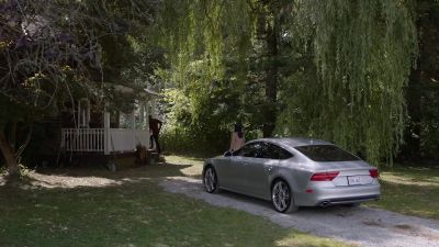 At least
Aunt Vi's house hasn't changed. - Supergirl