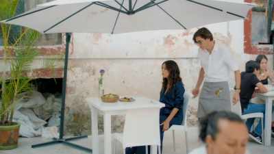 At this restaurant,
even the drinks are smoked. - Eva Longoria: Searching for Mexico