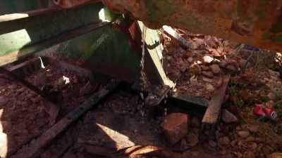 At the Agitator processing plant, - Outback Opal Hunters