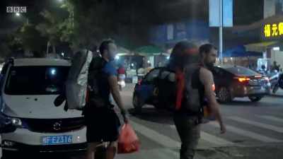 At the Chinese border... - Race Across the World