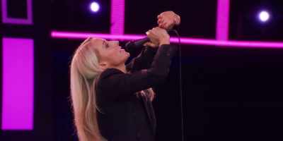 At the end of a date,
I always keep my hands up here, - Nikki Glaser: Bangin'