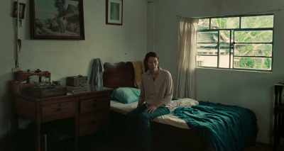 At that time I was hiding under the bed. - Memoria
